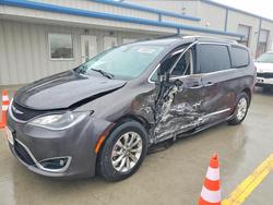Chrysler Vehiculos salvage en venta: 2019 Chrysler Pacifica Touring l