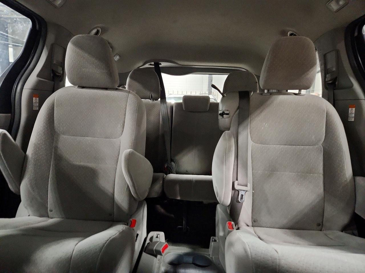 2017 Toyota Sienna le