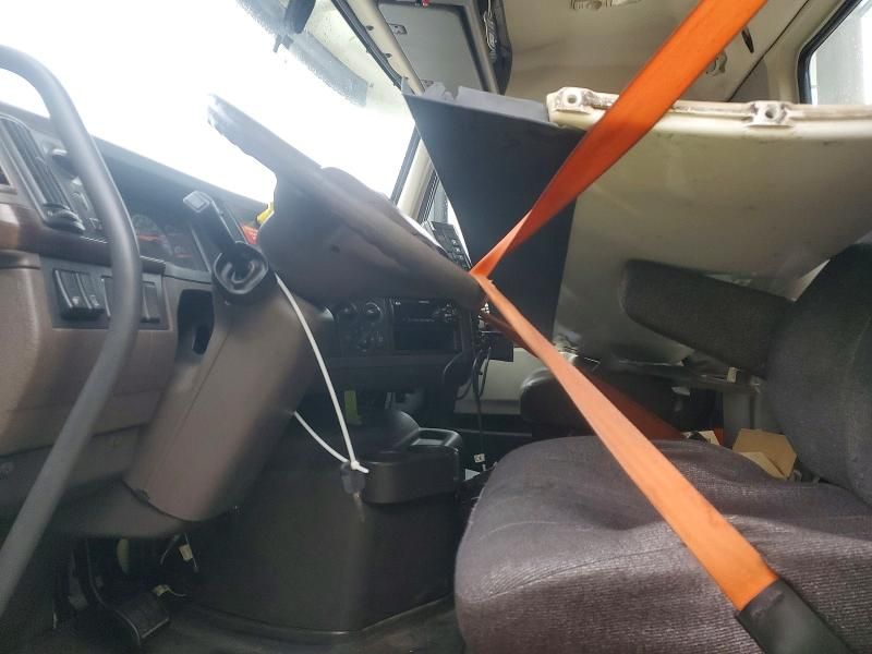 2017 Volvo VNL Semi Truck