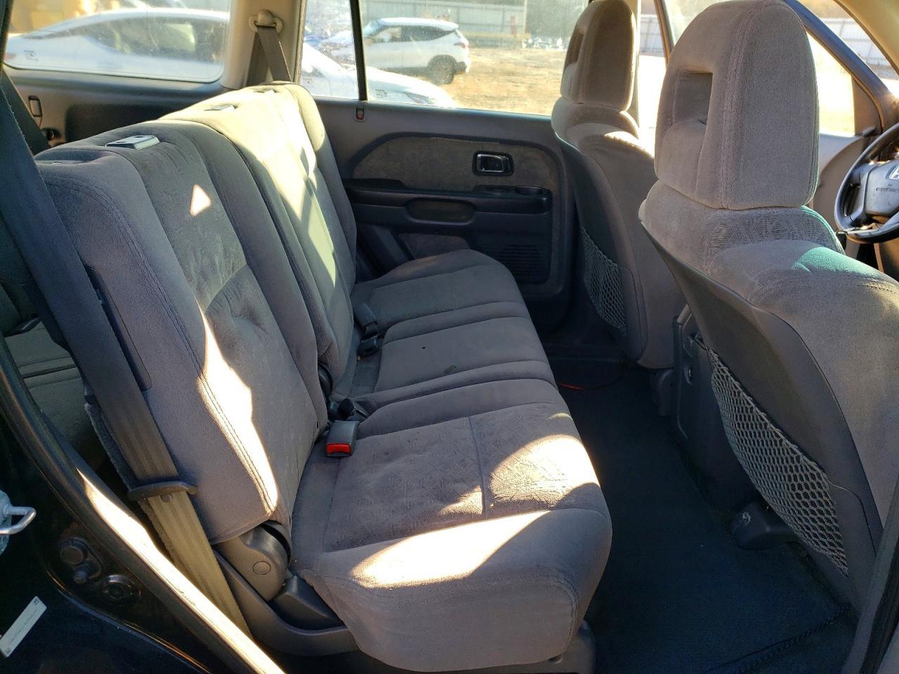 2004 Honda Pilot lx