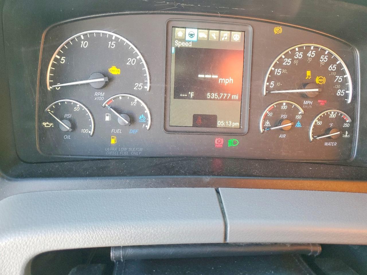 2019 Freigliner 2019 Freightliner Cascadia 126 Semi Truck