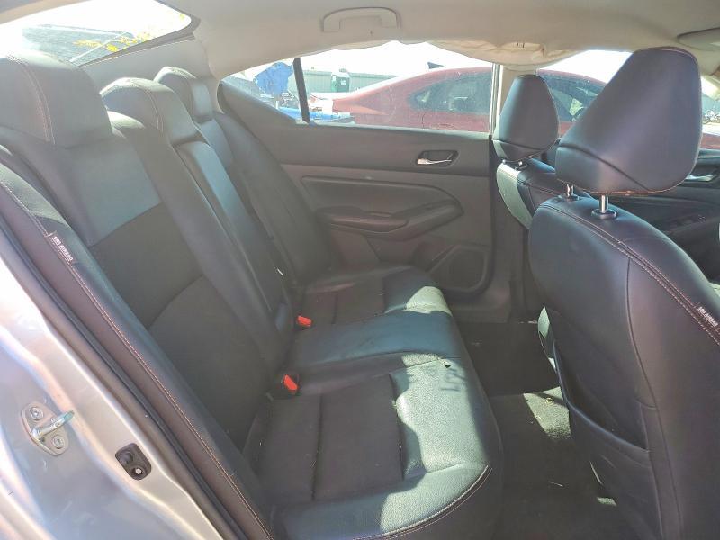 2021 Nissan Altima sr
