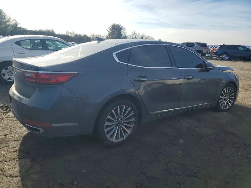 2017 KIA Cadenza Premium