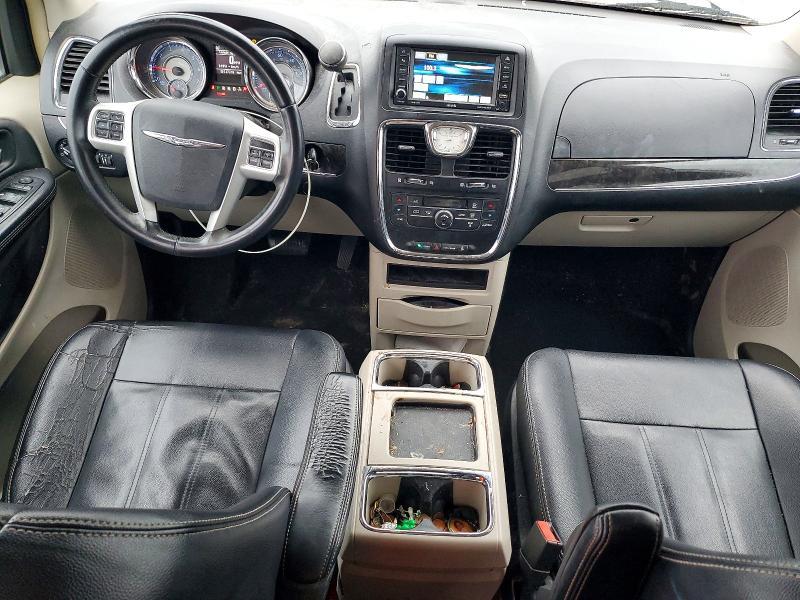 2016 Chrysler Town & Country Touring
