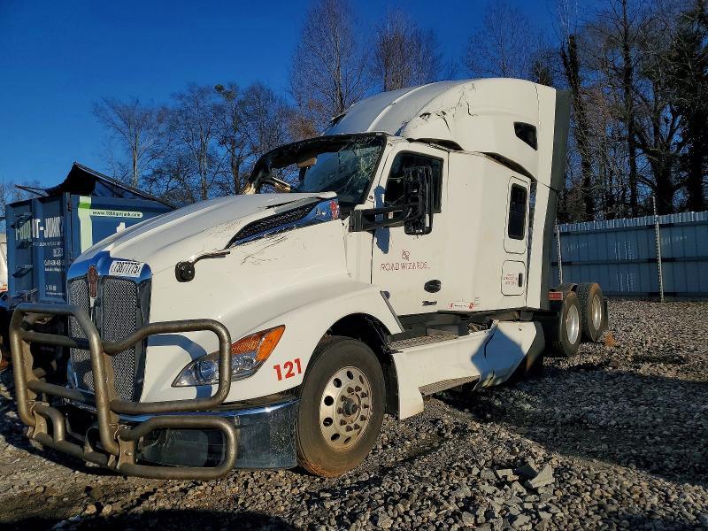 2025 Kenworth T680 Semi Truck