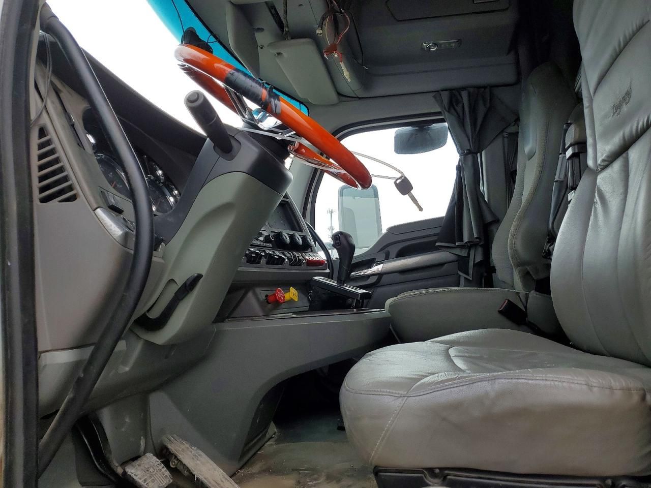 2016 Kenworth Construction T880