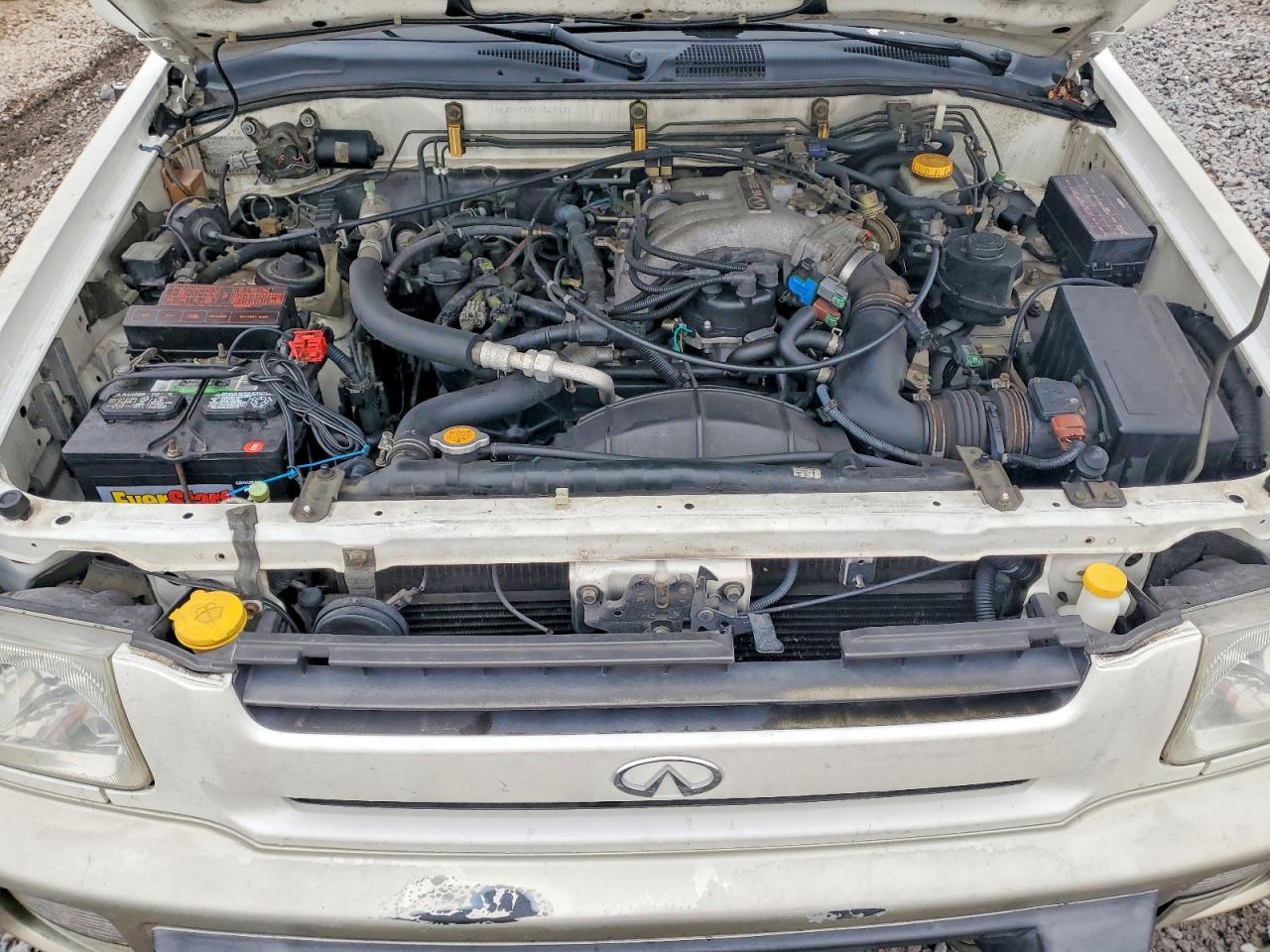 1999 Infiniti QX4