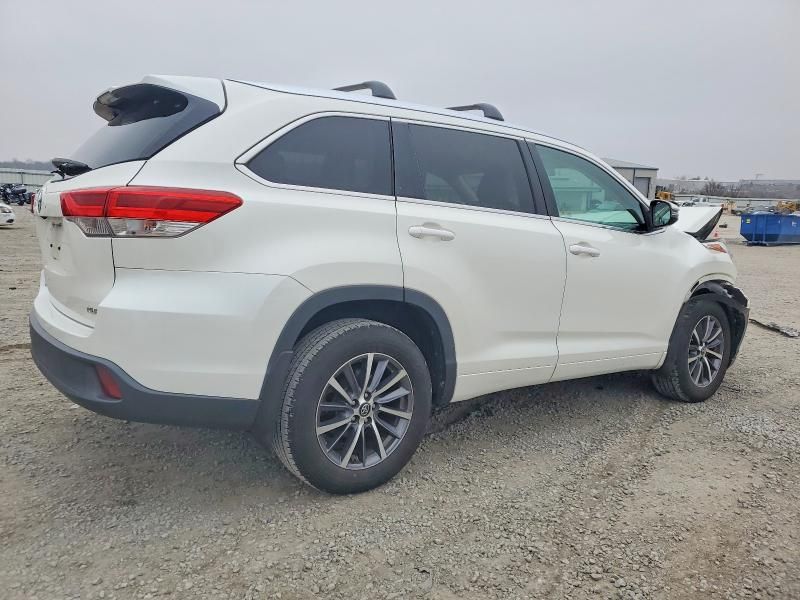 2017 Toyota Highlander se