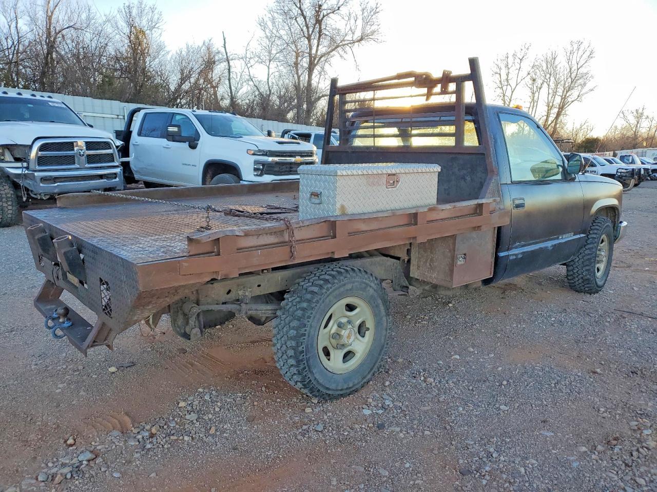 1988 Chev Rolet GMT-400 Flatbed Truck
