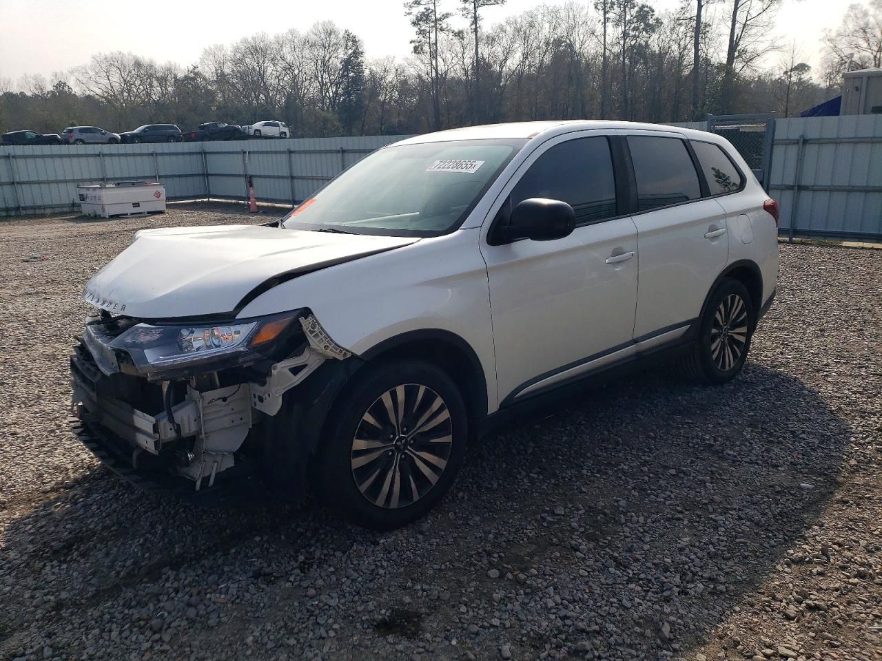 2020 Mitsubishi Outlander es