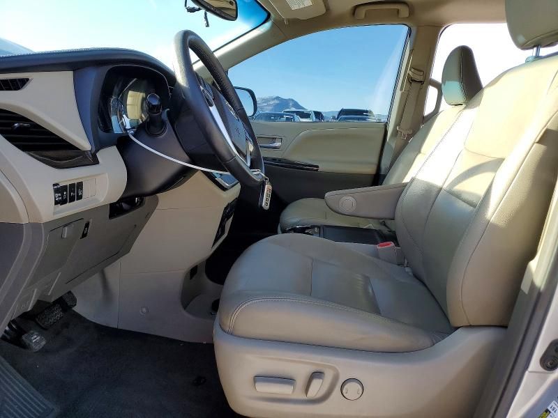 2017 Toyota Sienna xle