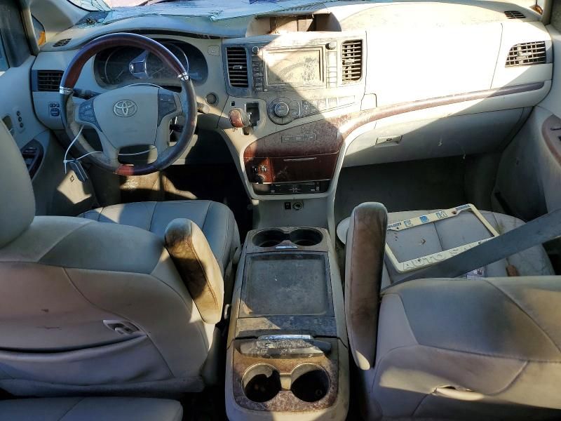 2011 Toyota Sienna xle