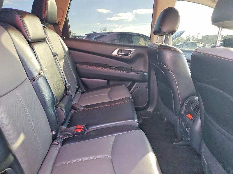 2020 Nissan Pathfinder sl