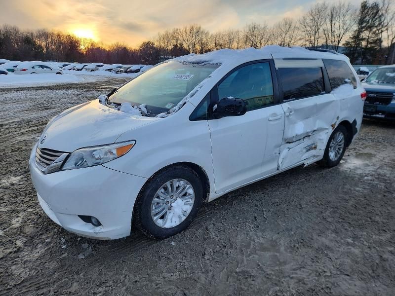 2011 Toyota Sienna xle