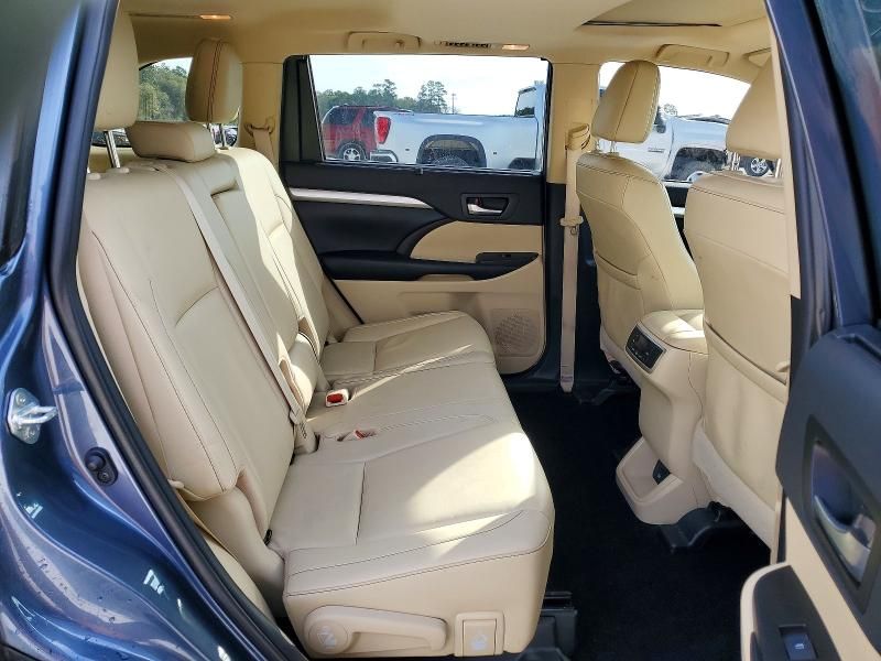 2019 Toyota Highlander se