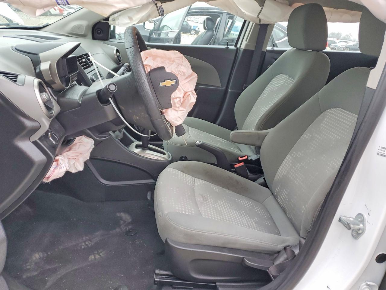 2016 Chevrolet Sonic ls