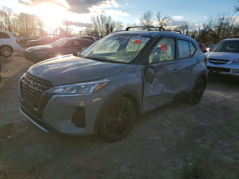 2023 Nissan Kicks sv