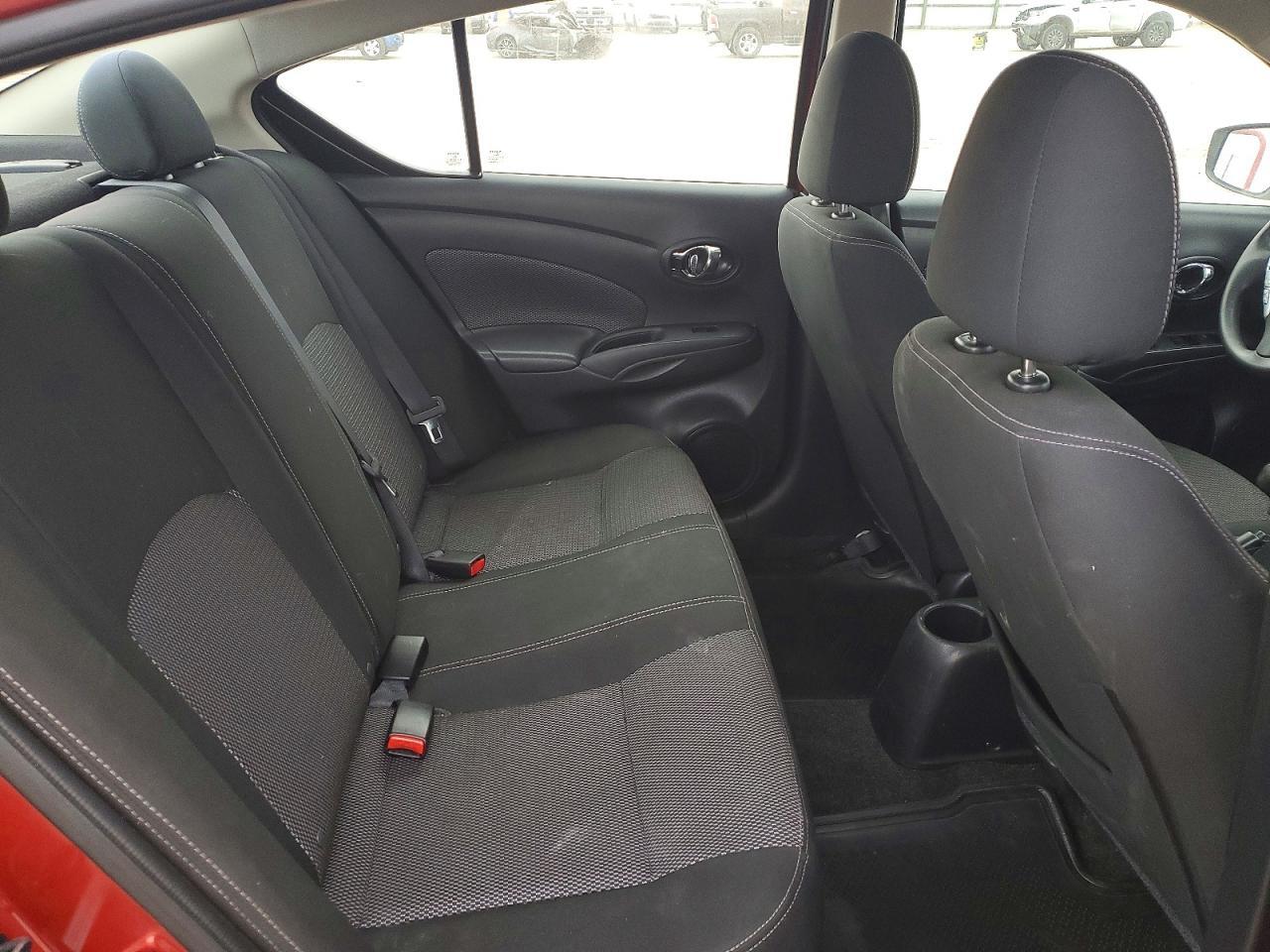 2019 Nissan Versa sv