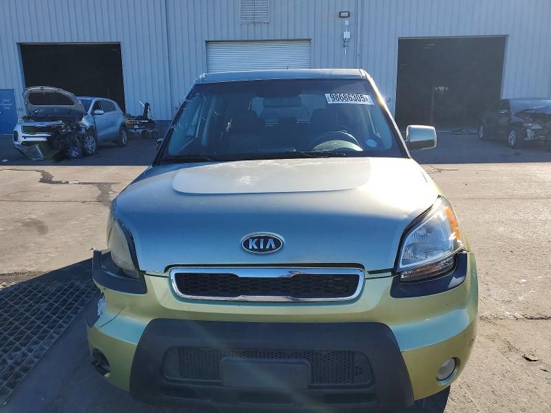 2010 KIA Soul +