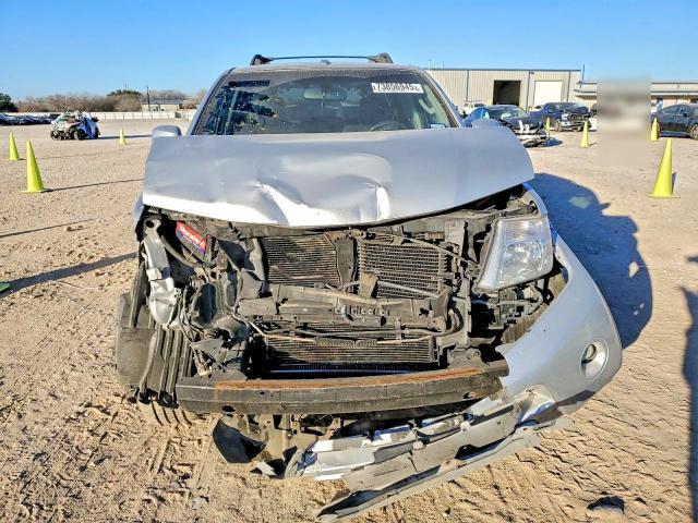 2011 Nissan Pathfinder s