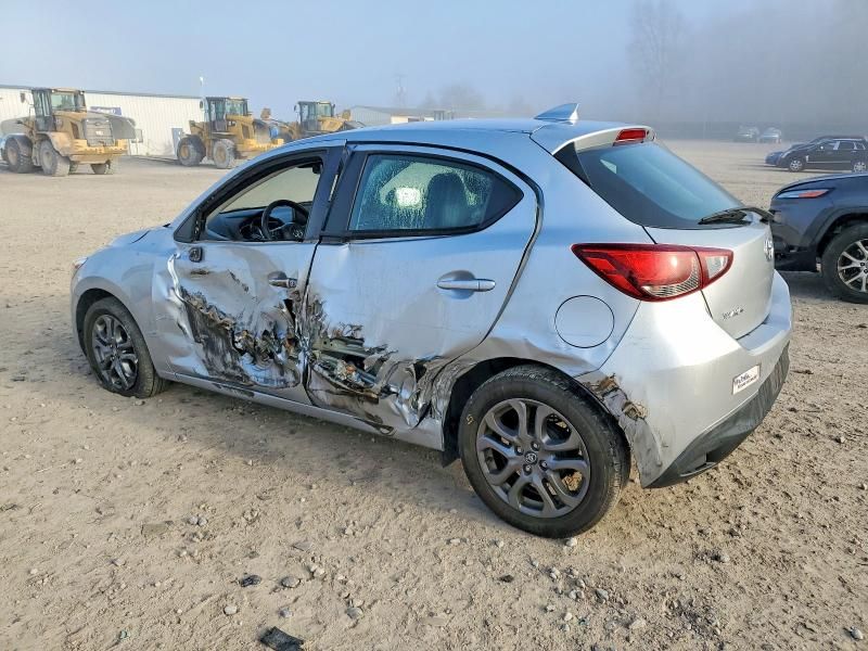 2020 Toyota Yaris le