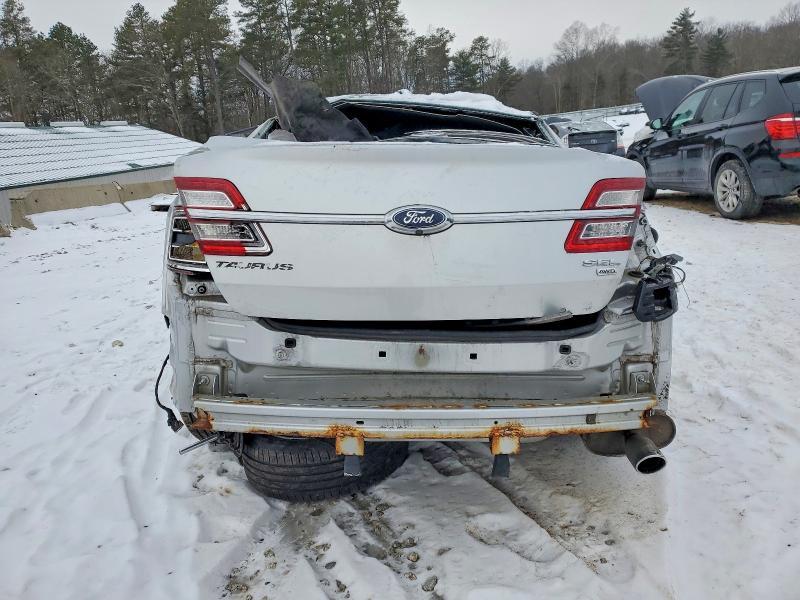 2018 Ford Taurus sel
