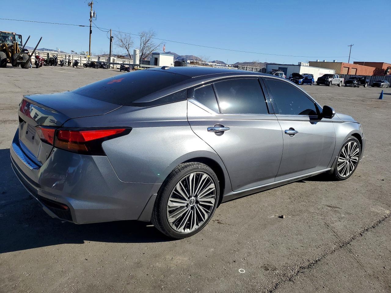 2023 Niss Altima 2.5 sl