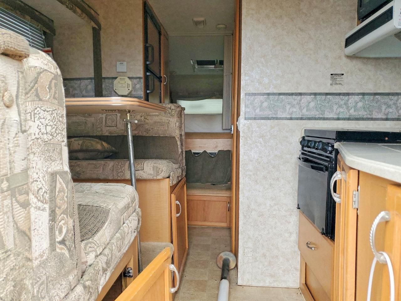 2004 Other 2004 'OTHER RV' Truck CAP