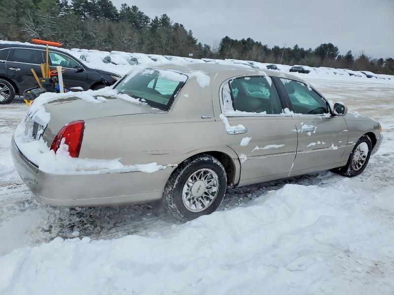 2001 Lincoln Town car Signature