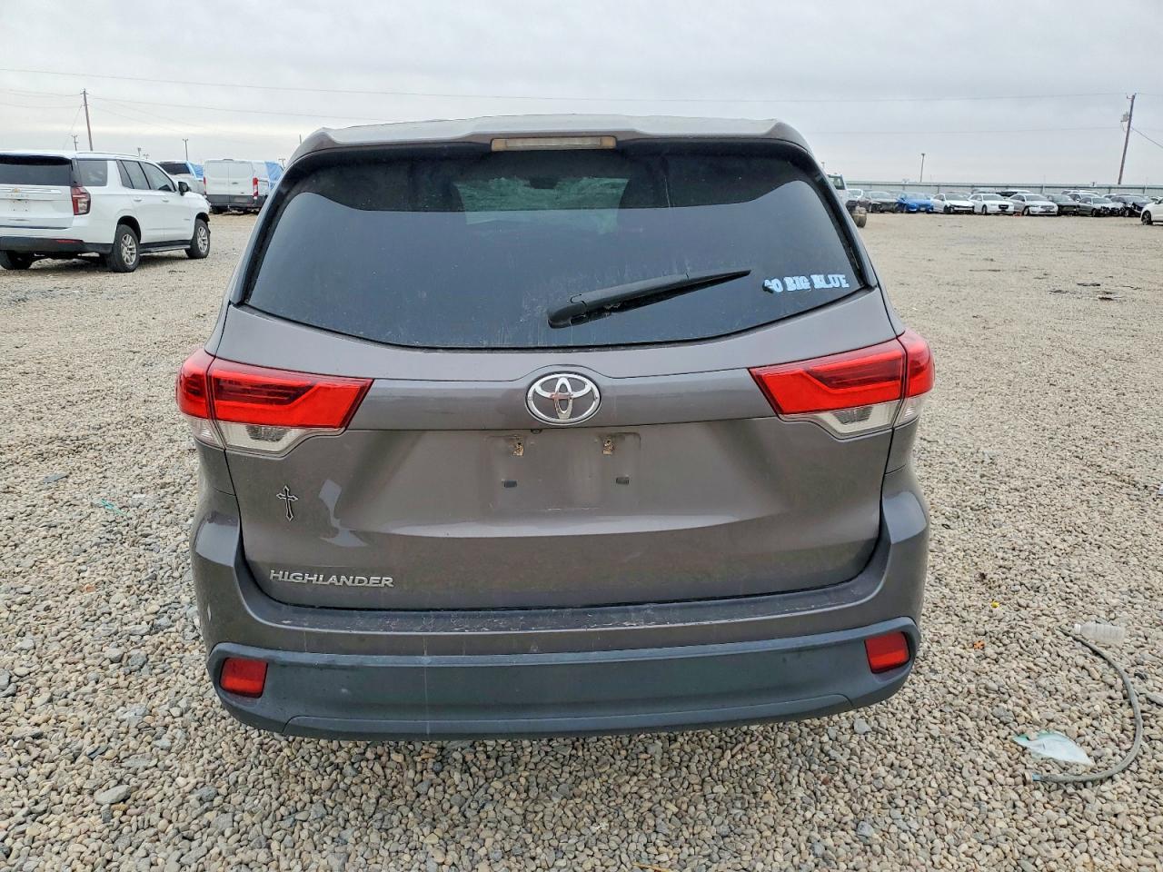 2017 Toyota Highlander le