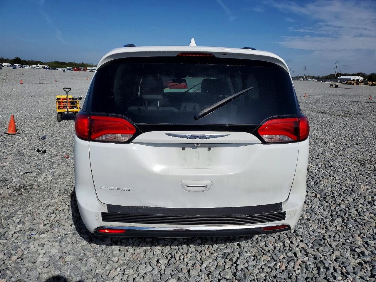 2020 Chrysler Pacifica Touring l