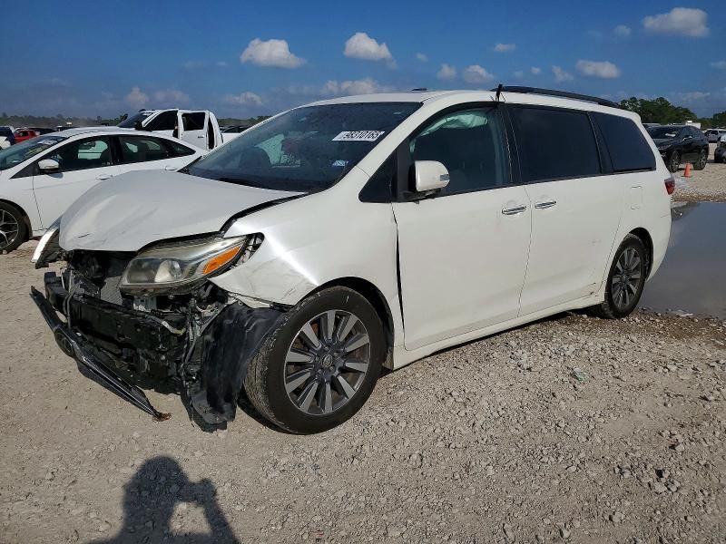 2018 Toyota Sienna xle