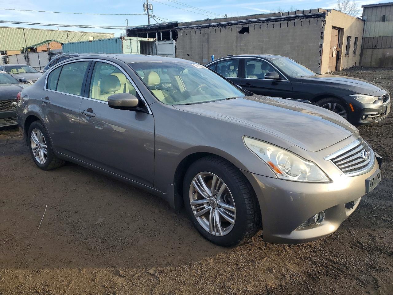 2012 Infiniti G37