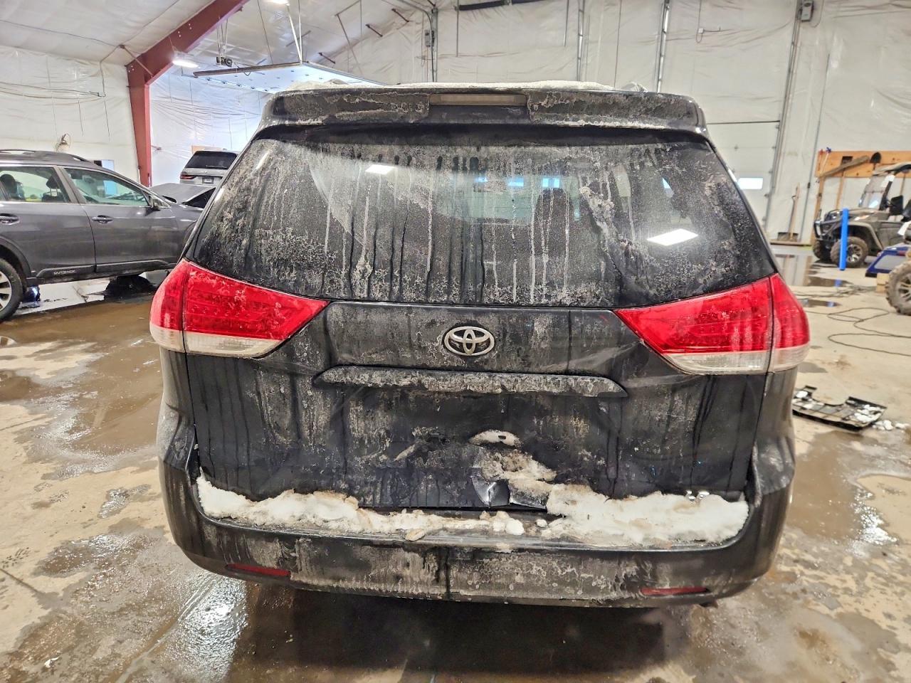2013 Toyota Sienna le