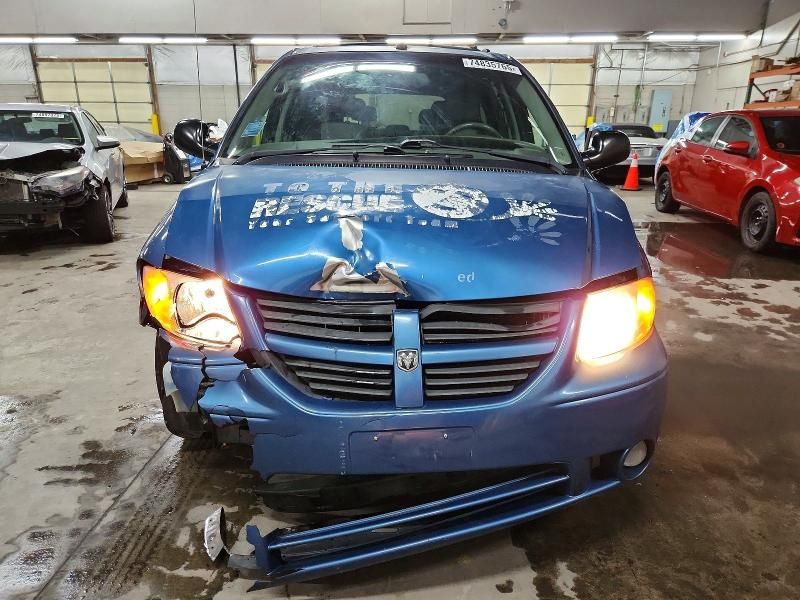 2005 Dodge Grand Caravan sxt