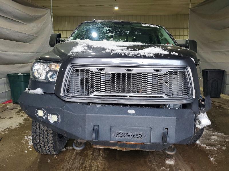2011 Toyota Tundra Double cab SR5