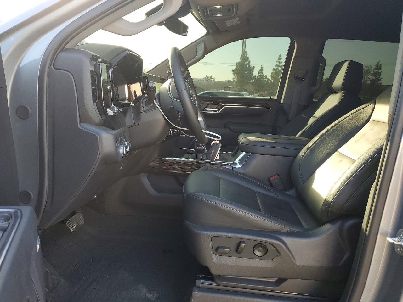2025 GMC Sierra K1500 Elevation