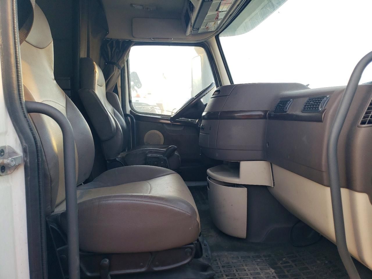 2018 Volvo VN VNL-Semi Truck