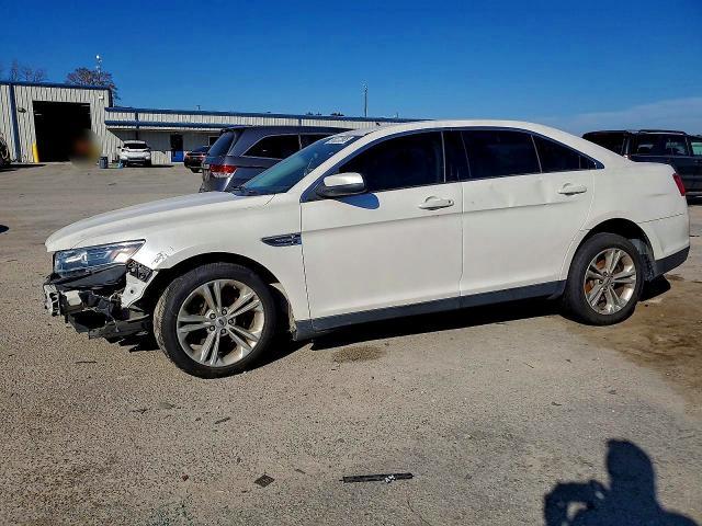 2016 Ford Taurus sel