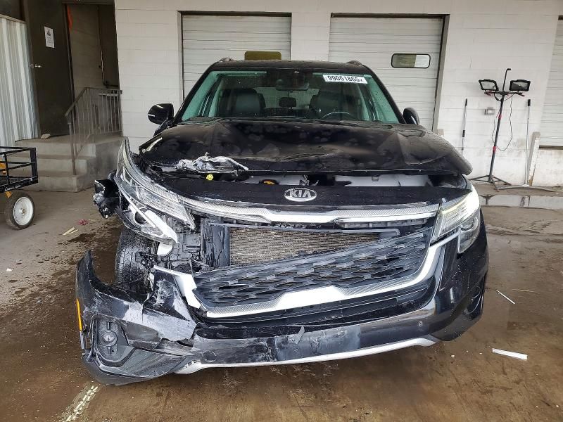 2021 KIA Seltos ex