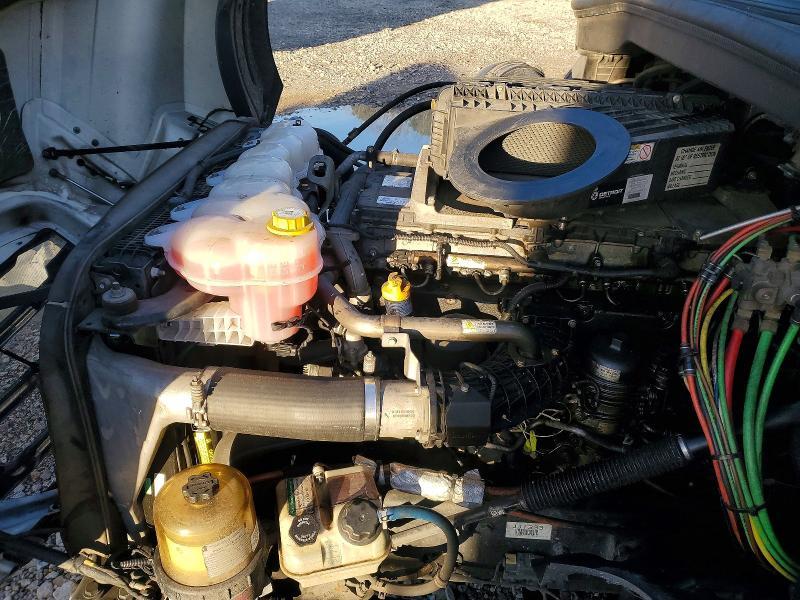 2018 Freightliner Cascadia 126 Semi Truck