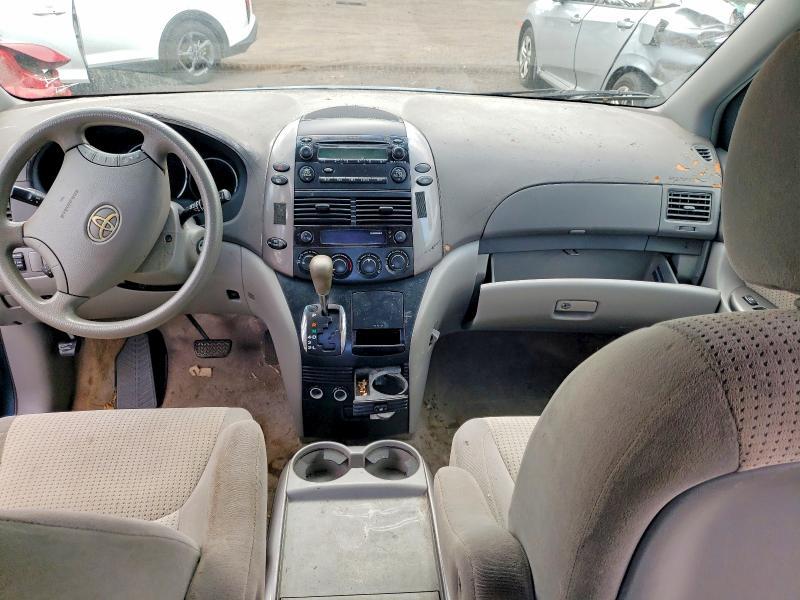 2010 Toyota Sienna ce