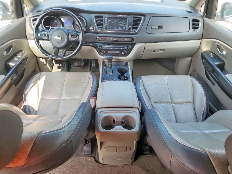 2017 KIA Sedona lx