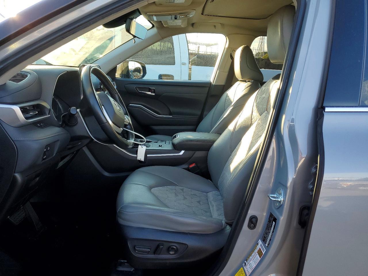 2022 Toyota Highlander Hybrid xle