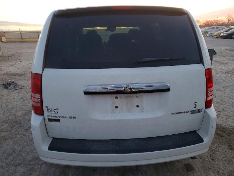 2010 Chrysler Town & Country lx