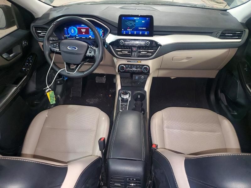 2021 Ford Escape sel