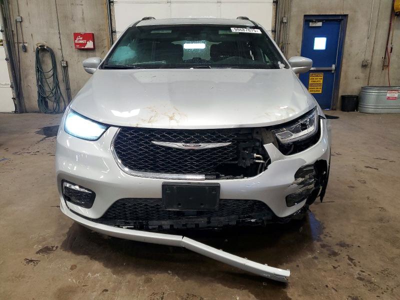 2022 Chrysler Pacifica Touring