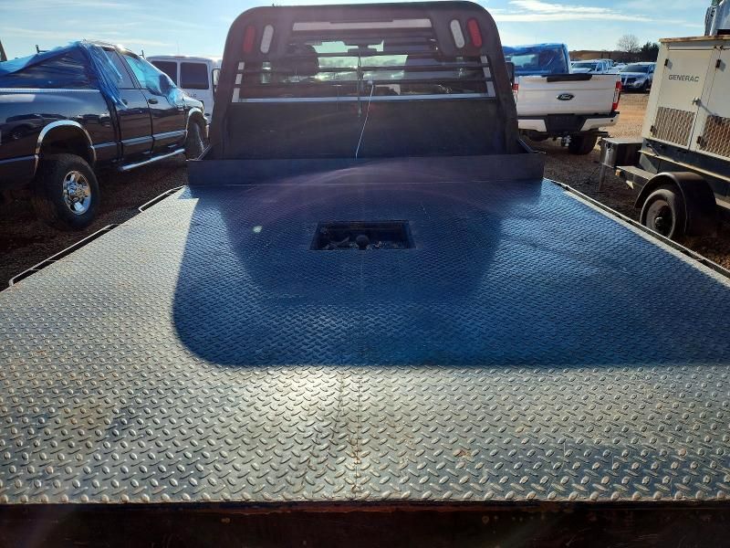 2021 Chevrolet Silverado Flatbed Truck