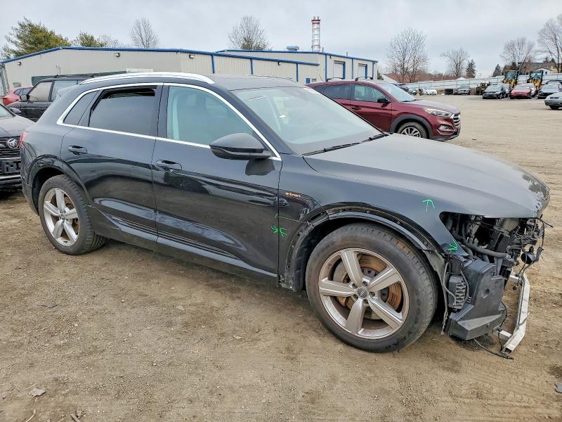 2019 Audi E-tron Premium Plus