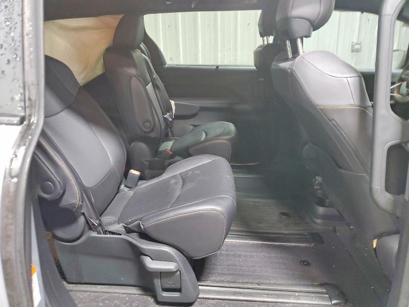 2024 Toyota Sienna xse